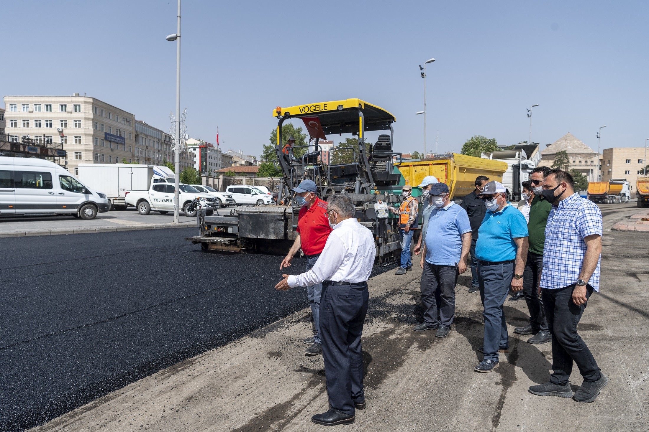 Başkan Büyükkılıç, asfalt çalışmalarını yerinde inceledi