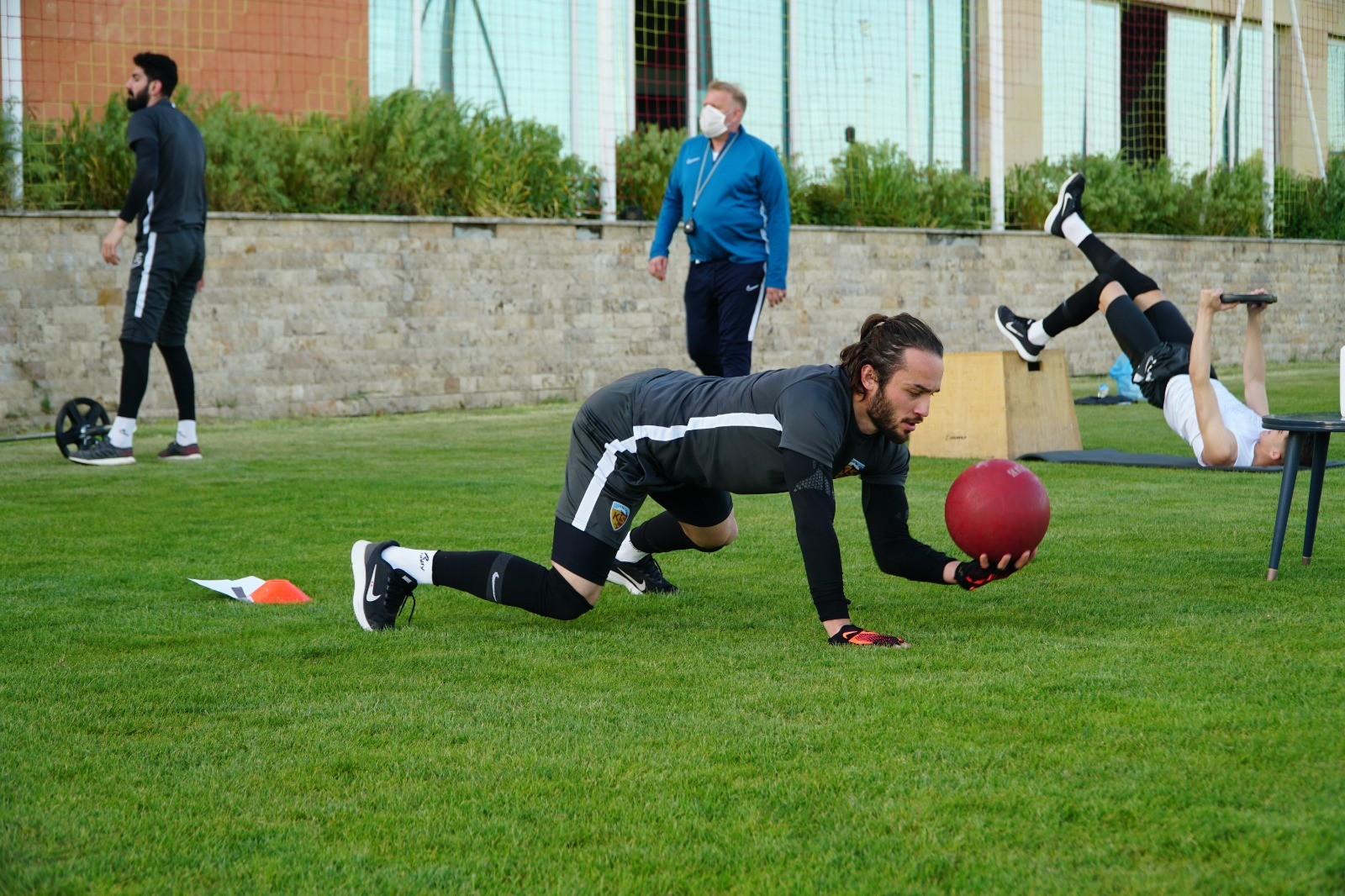 Kayserisporlu Ziya Alkurt: “Fırsatları iyi değerlendirmeliyiz”