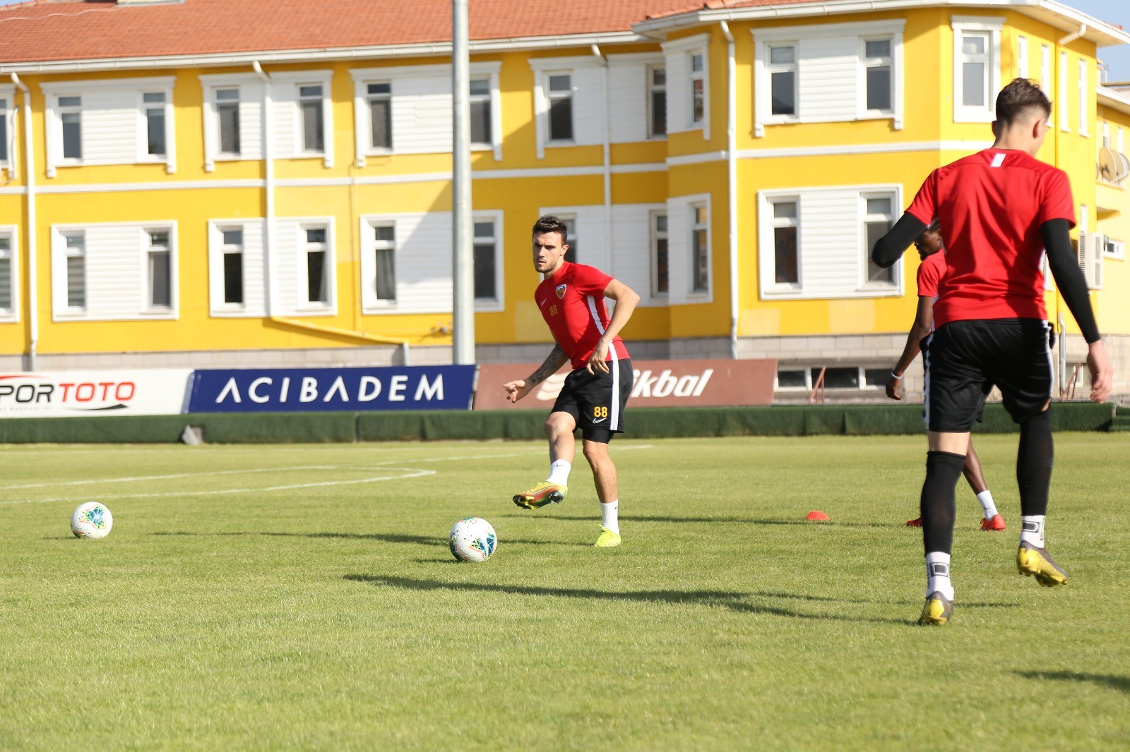 Kayserisporlu Gustavo Campanharo: “Ligde kalacağız, biz buna inandık”