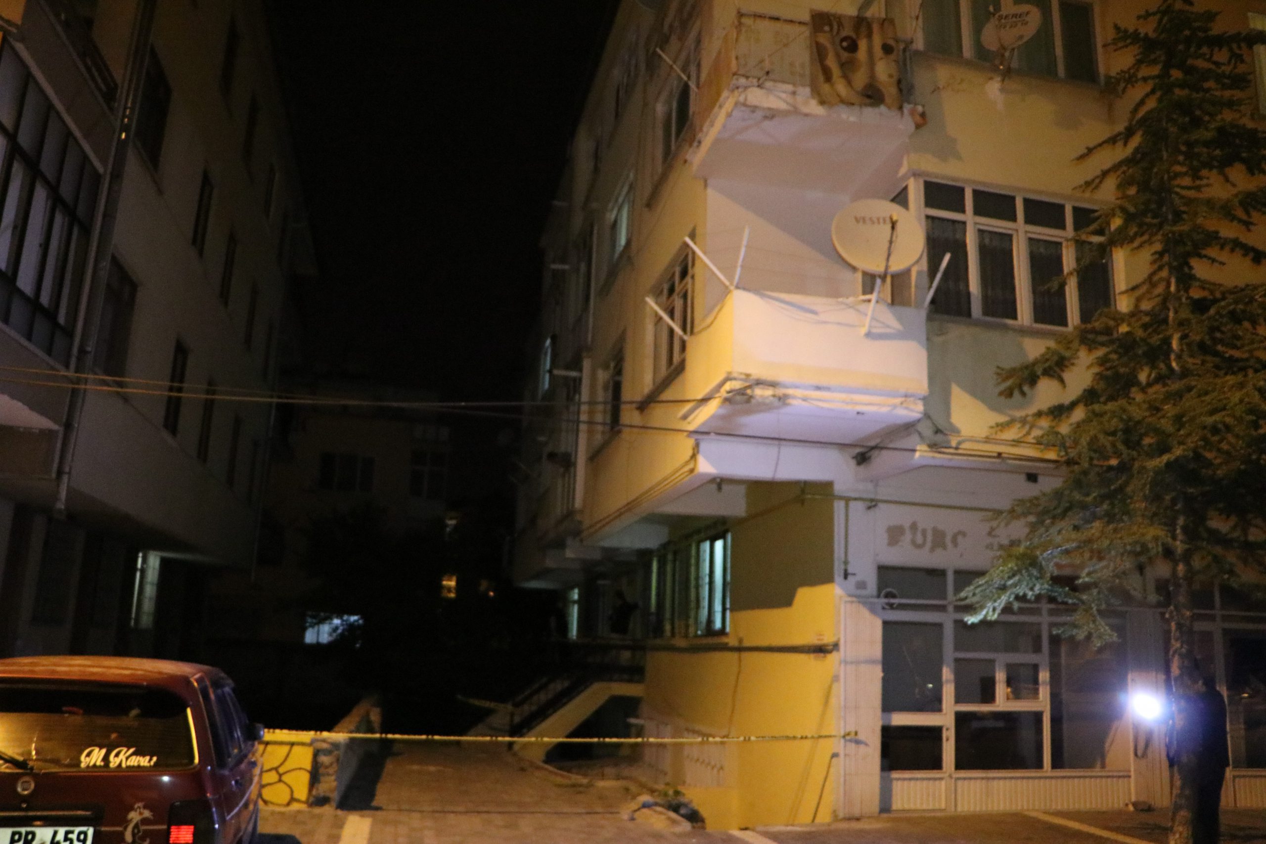 Kayseri’de 3 katlı apartman karantinaya alındı