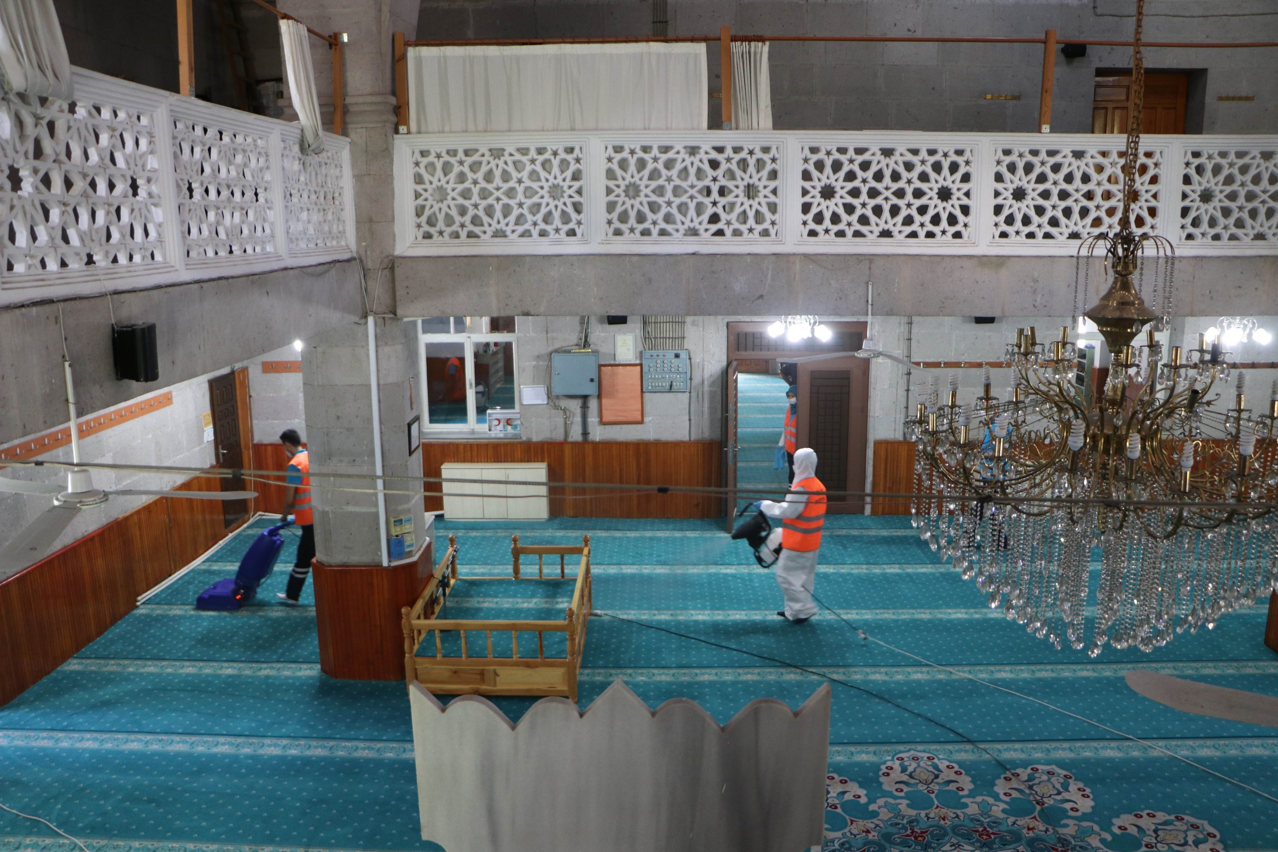 Kayseri’de camilerde hummalı çalışma