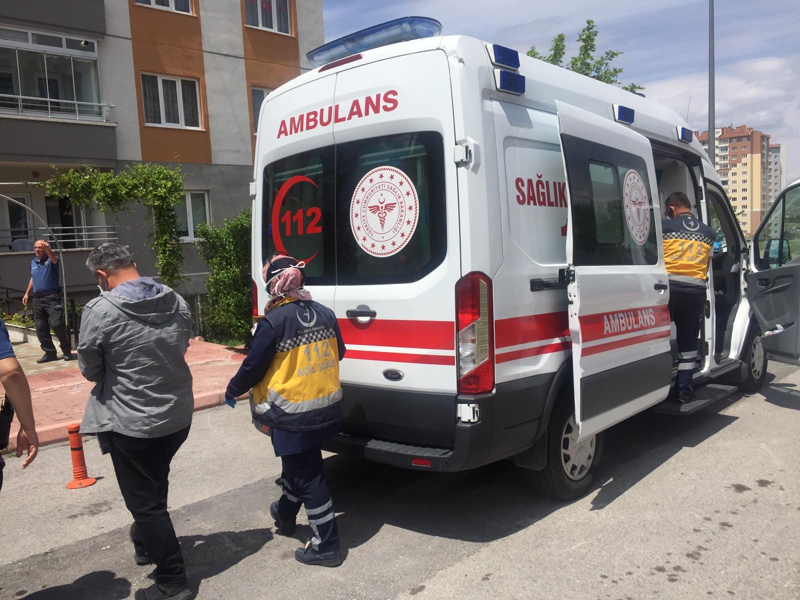 Ailesiyle tartışarak kendini banyoya kilitleyen şahıs intihar girişiminde bulundu