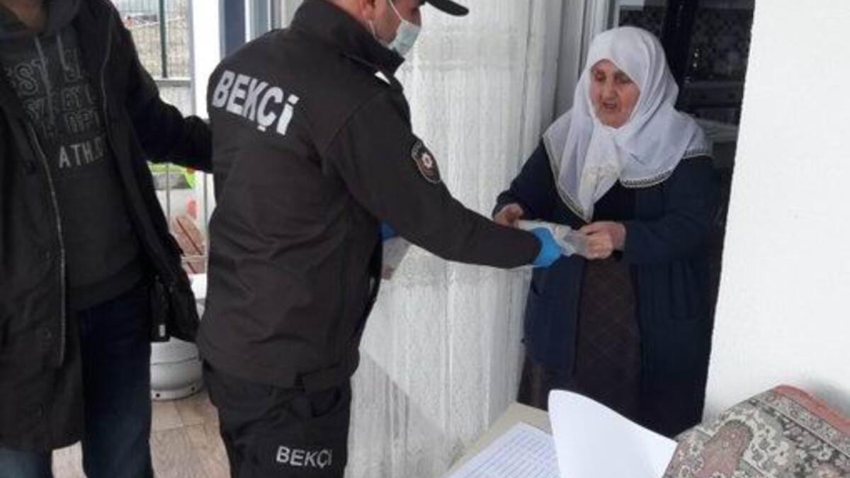 65 yaş üstü vatandaşların Haziran ayı ödemesi kolluk kuvvetleri tarafından teslim edilecek