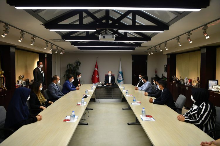 AK Parti Gençlik Kollarından Başkan Büyükkılıç’a ziyaret