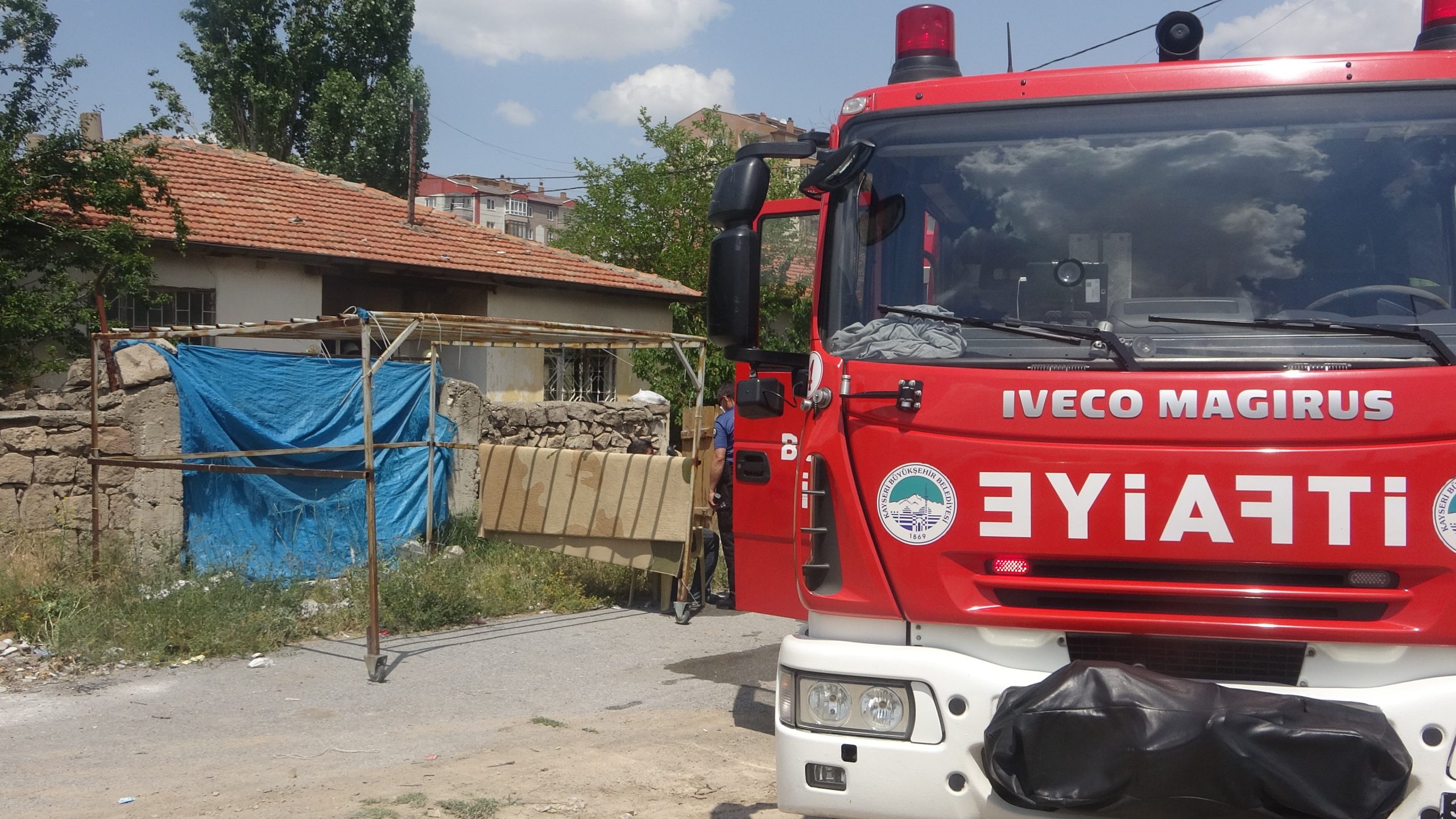 Suriyelilerin kaldığı evde yangın çıktı