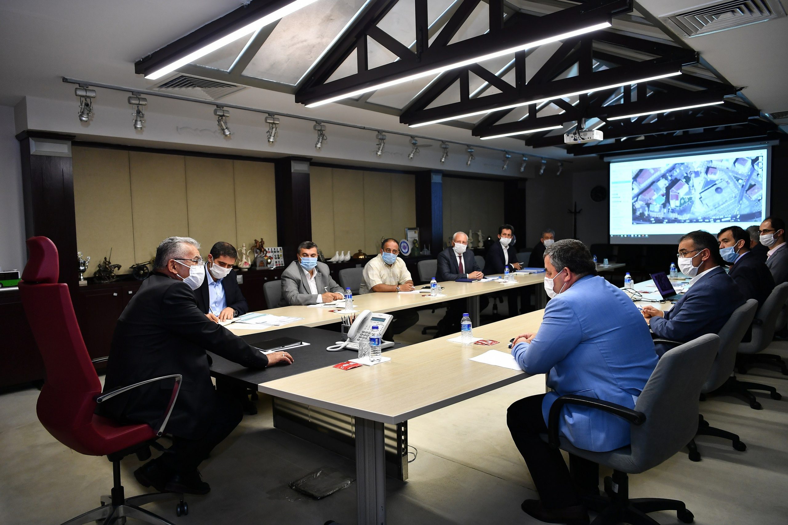 Başkan Büyükkılıç, 2020 yılı yatırım toplantılarına devam ediyor