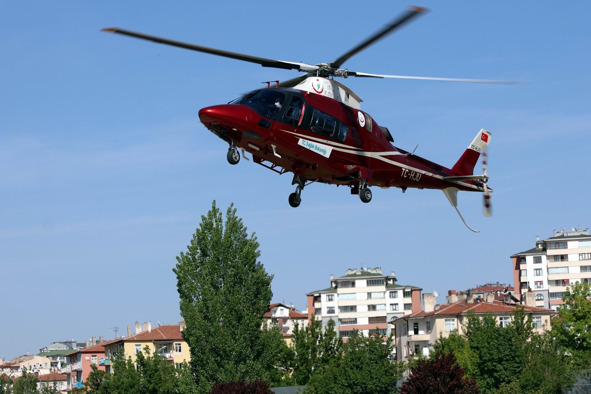 Felç geçiren hasta hava ambulansı ile hastaneye kaldırıldı