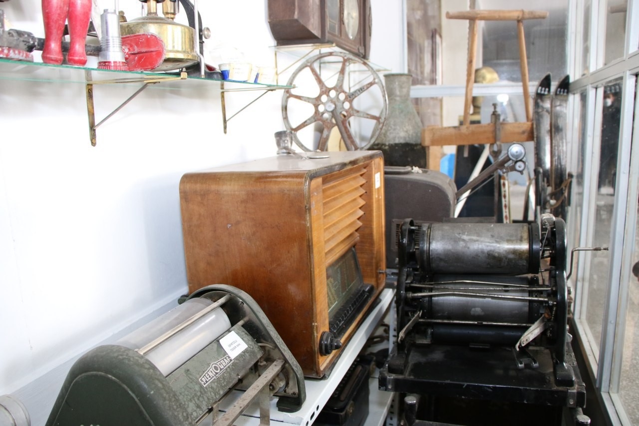 Fikret Ünlü’nün 60 yıllık ahşap kayak takımı ilgi topluyor