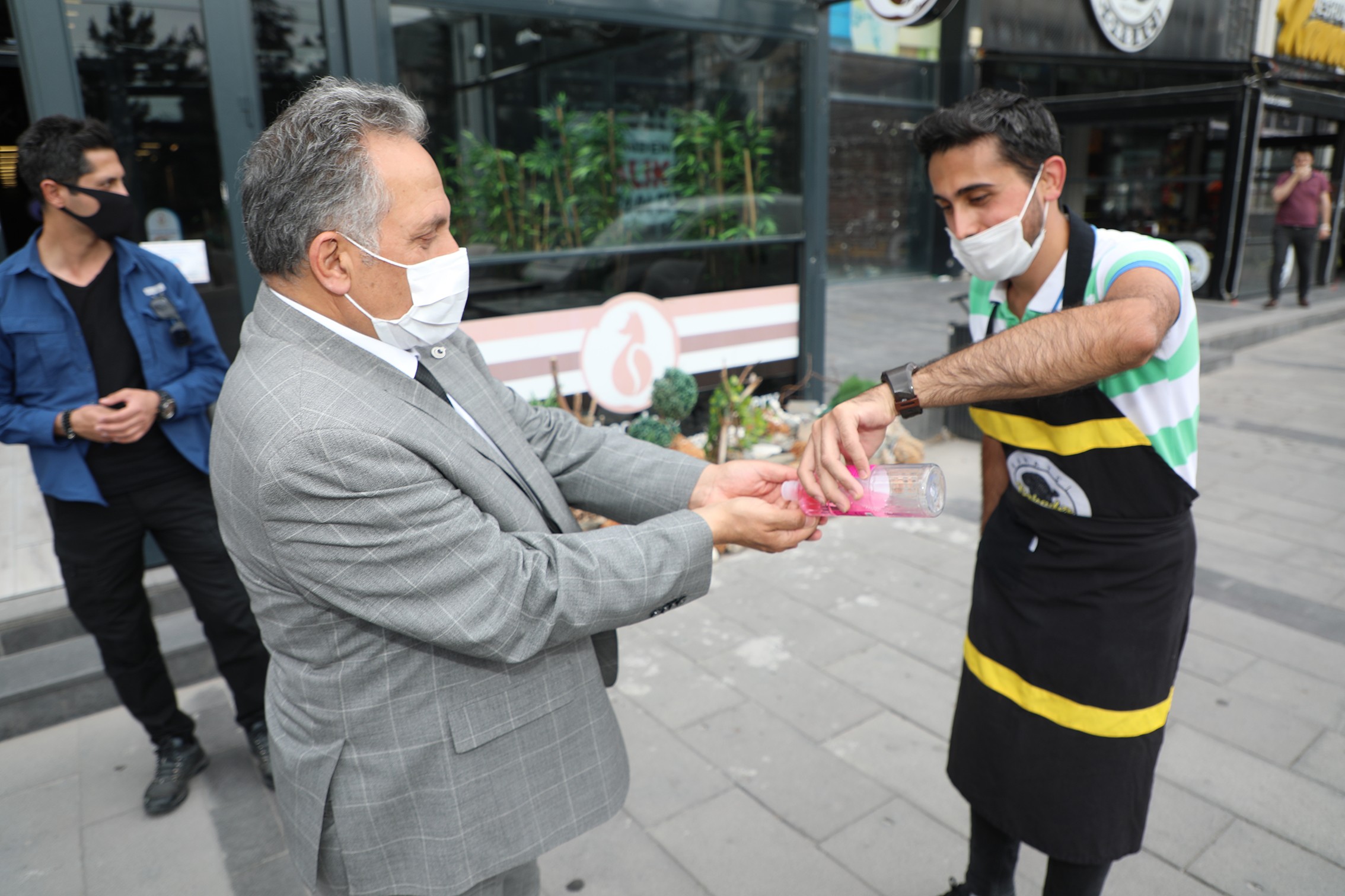 Başkan Yalçın yerinde tespit gezilerine başladı