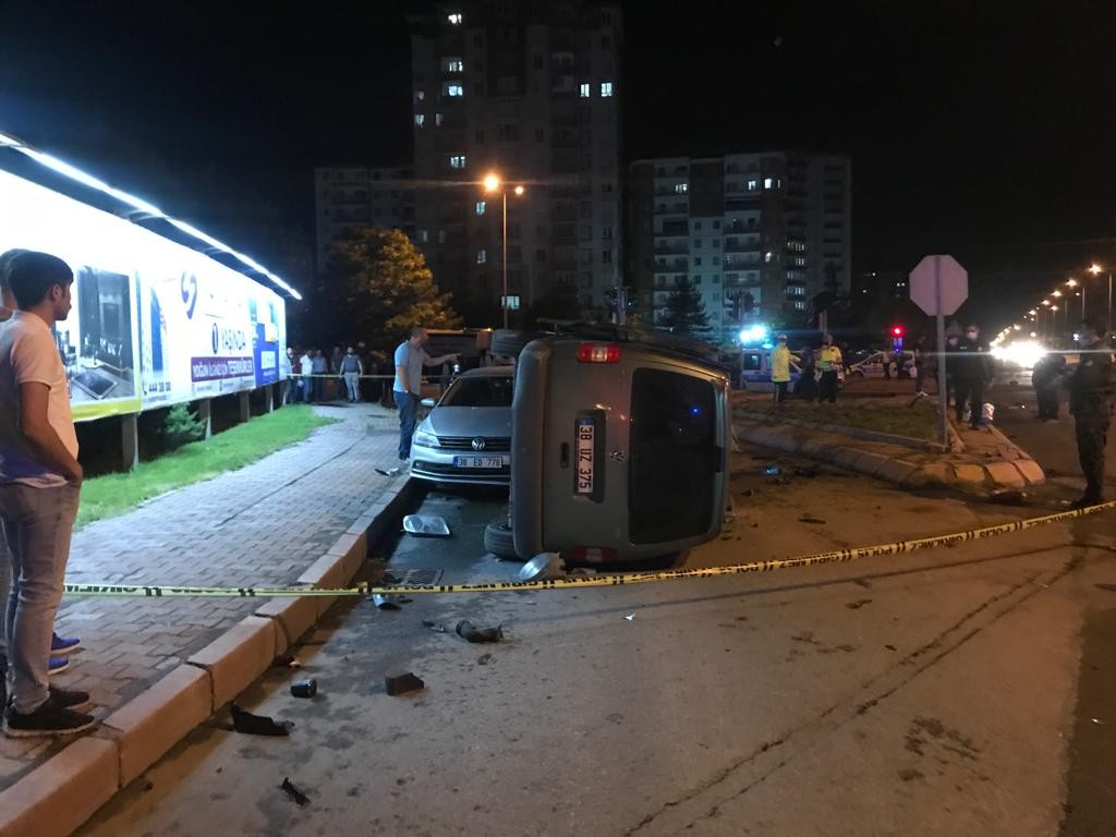 Kayseri’de feci kaza: 1 ölü, 2’si ağır 5 yaralı