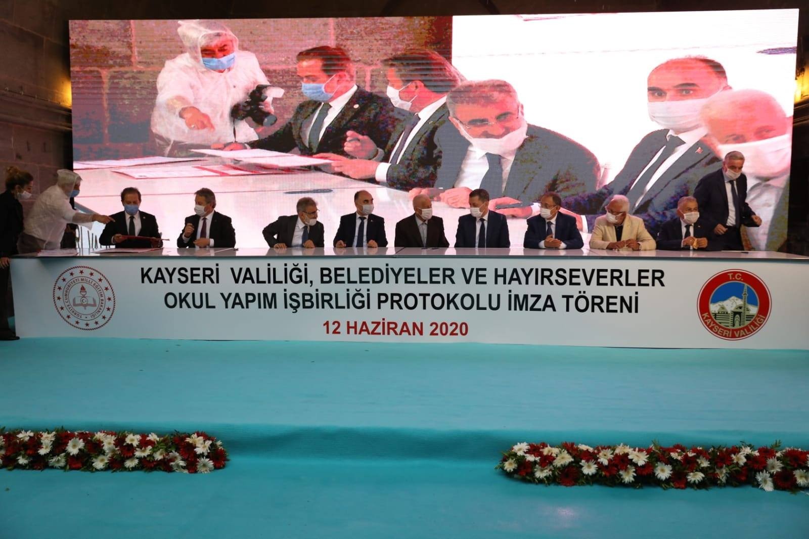 Melikgazi’de farklı mimari ile yapılacak okulun protokolünü Bakan Selçuk imzaladı