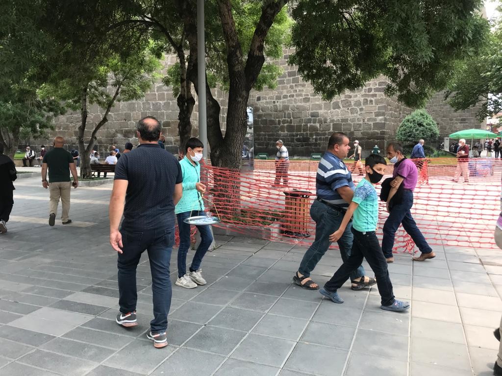 Kayserili vatandaşlar maske kuralına uyuyor