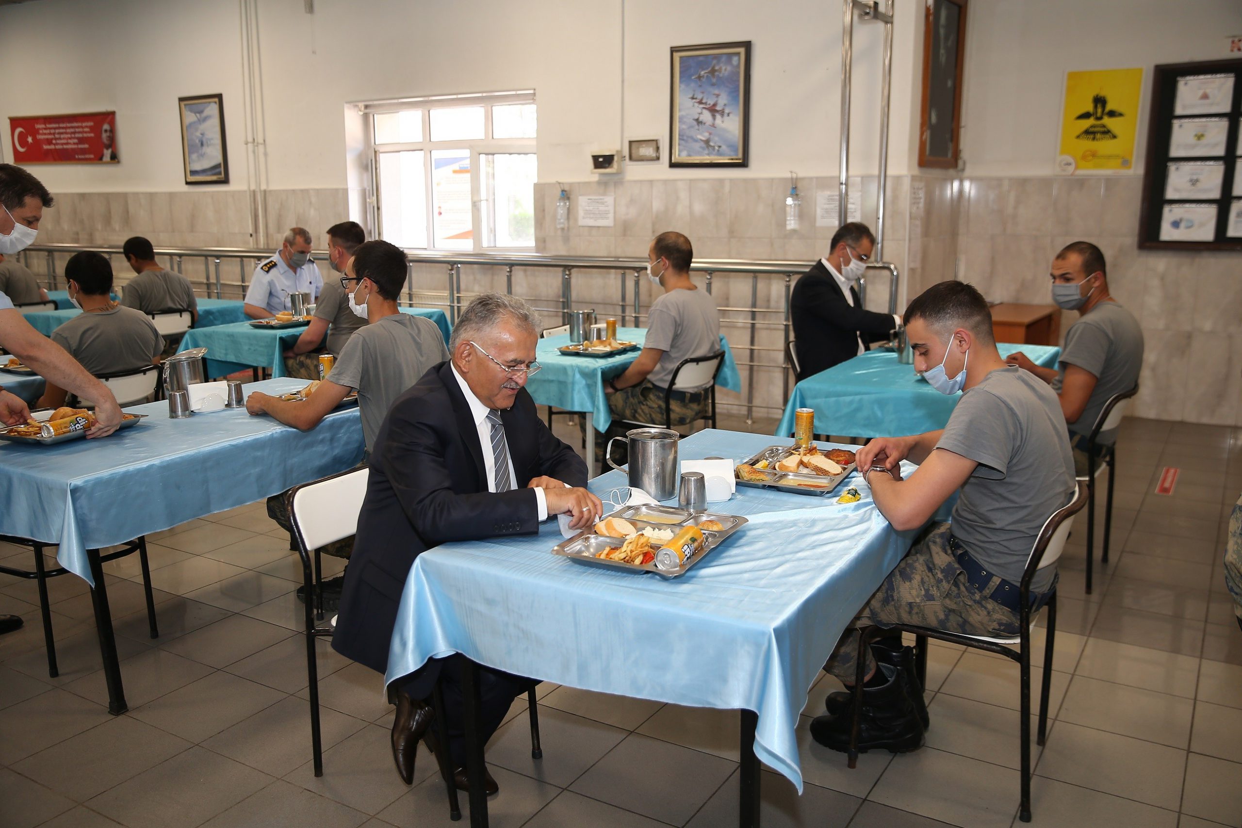 Büyükşehir Belediye Başkanı Büyükkılıç, Kayseri 2’nci Hava İkmal Bakım Merkezi’ni ziyaret etti