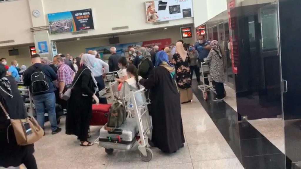 Kayseri havaalanında ‘hasta’ eden görüntü