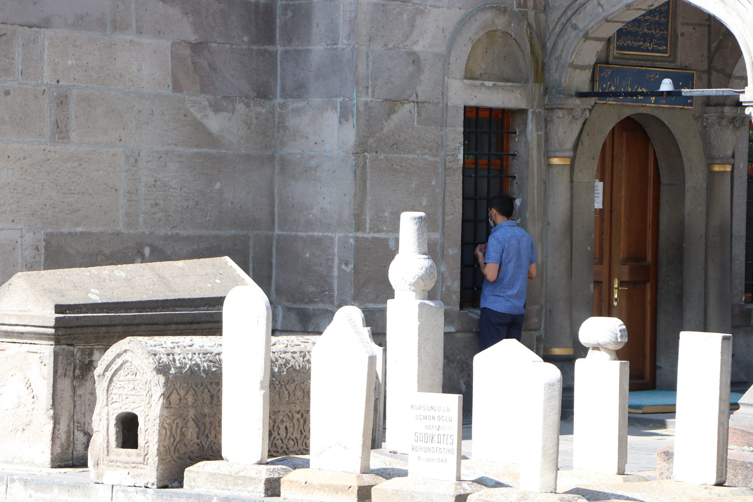 Türbelerde ‘YKS’ yoğunluğu