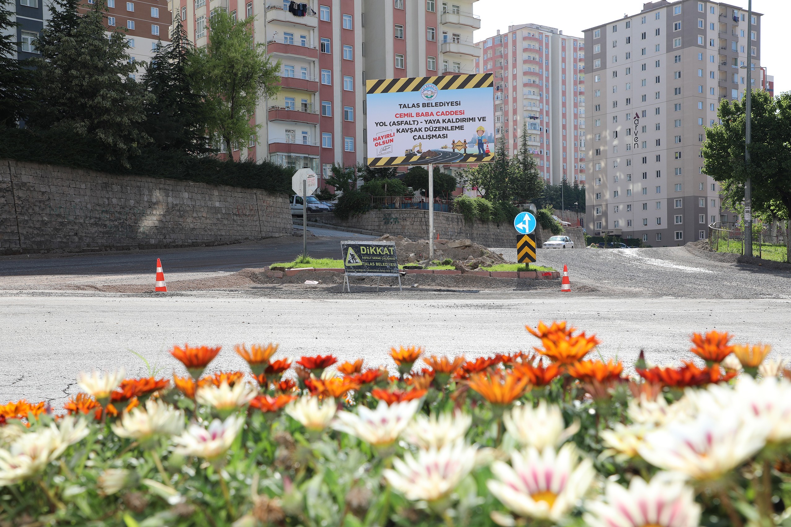 Cemil Baba Caddesi Yenileniyor