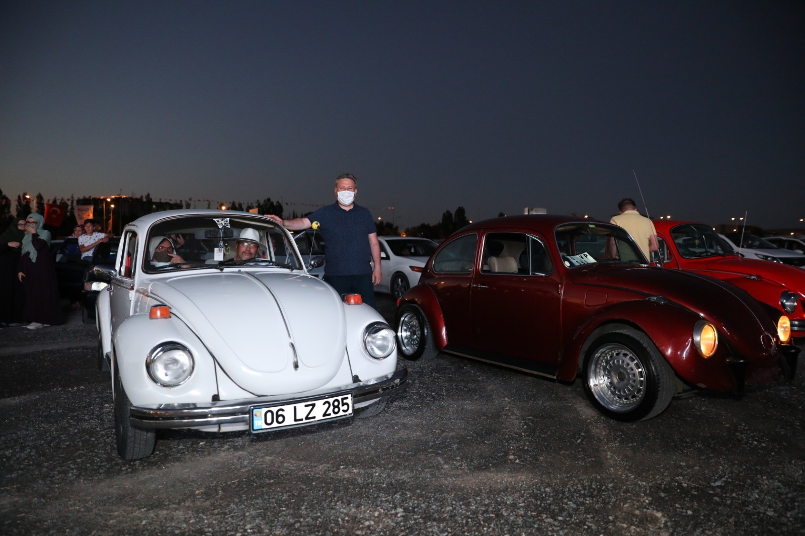 Melikgazi arabalı sinema günlerinde sürpriz evlilik teklifi