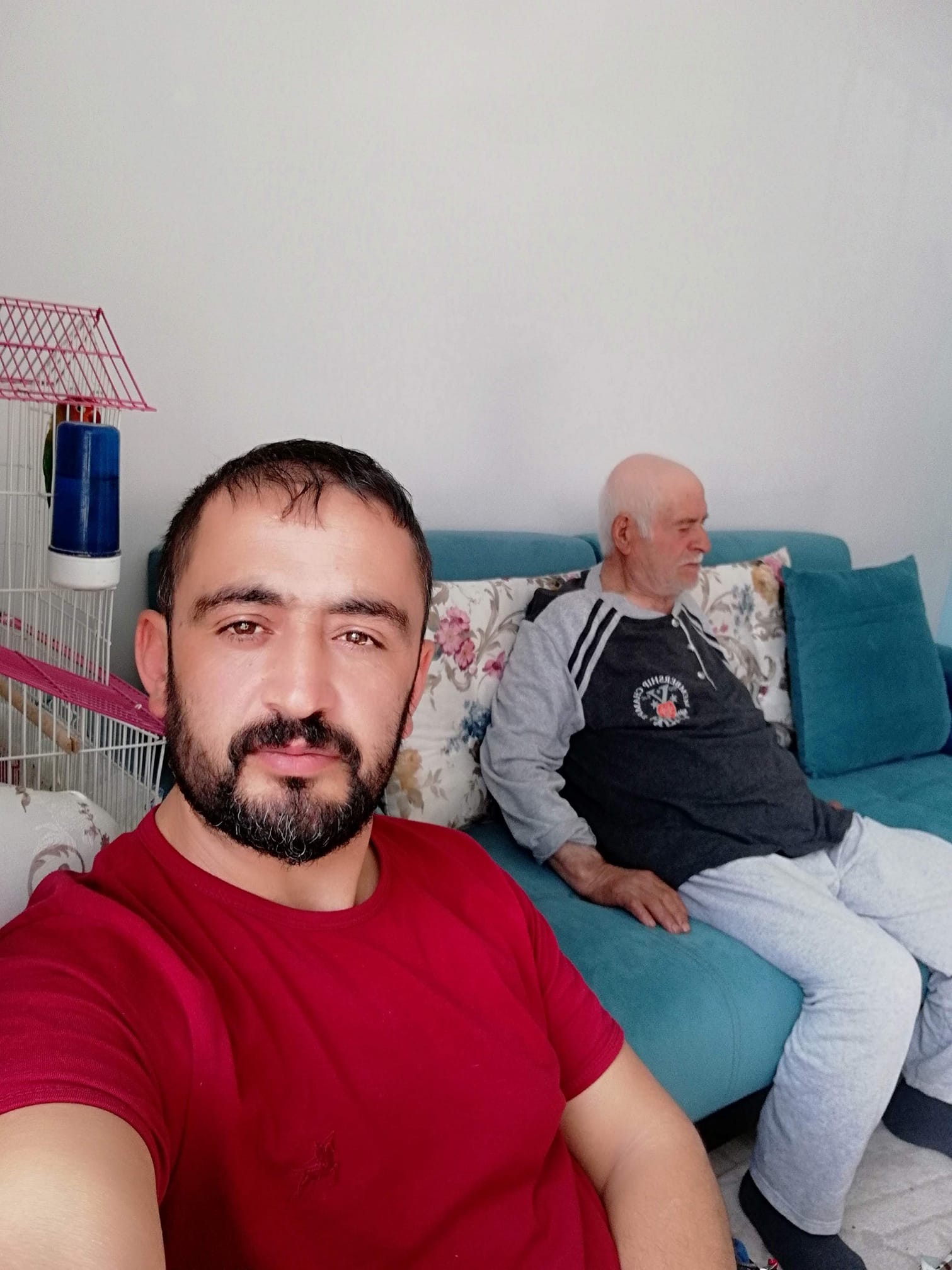 Babasını korona vrüsten kaybetti, “Kimse bana bulaşmaz demesin” uyarısı yaptı