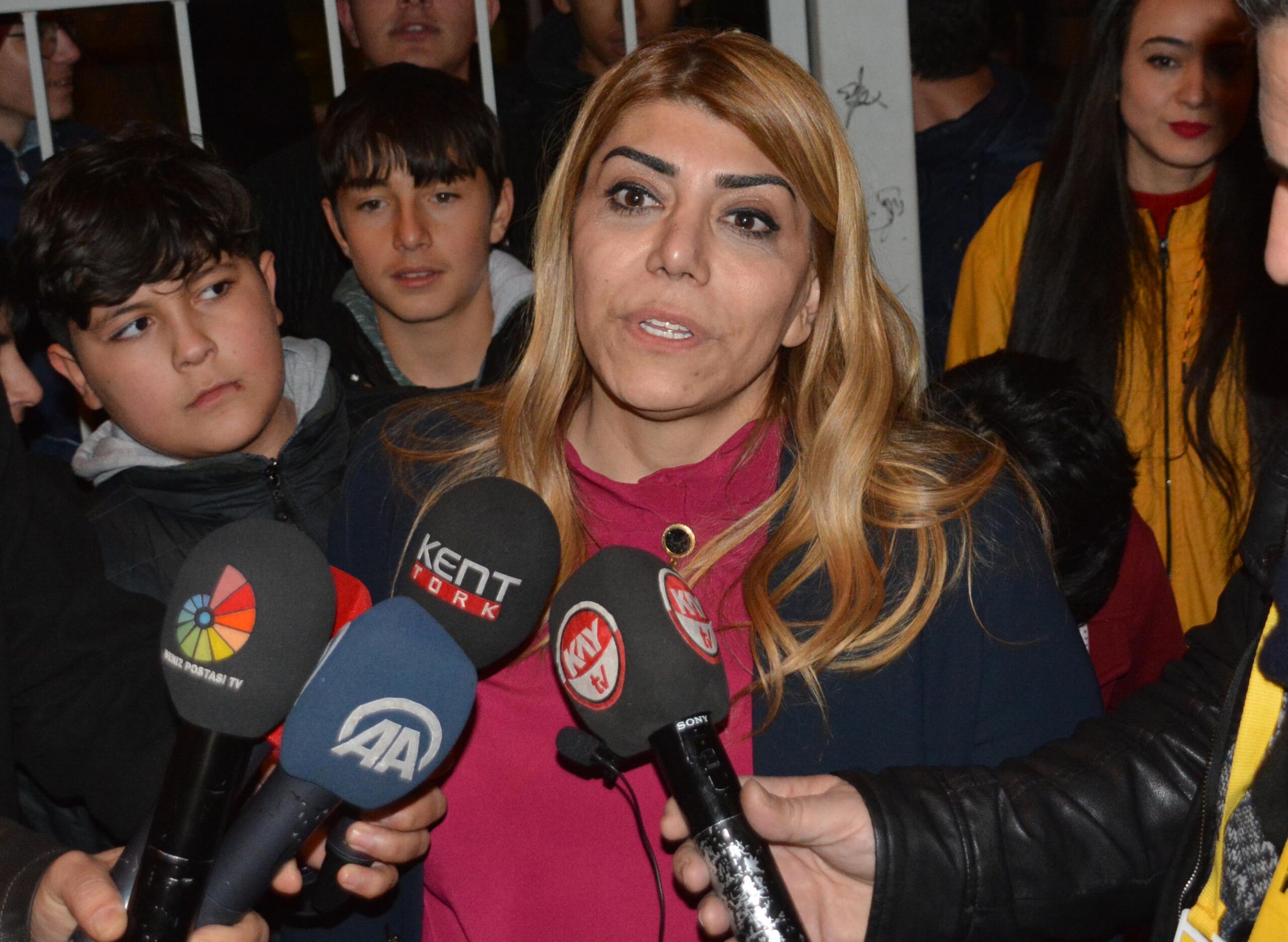 BERNA GÖZBAŞI İNŞALLAH TAKIMI LİGDE TUTACAĞIZ