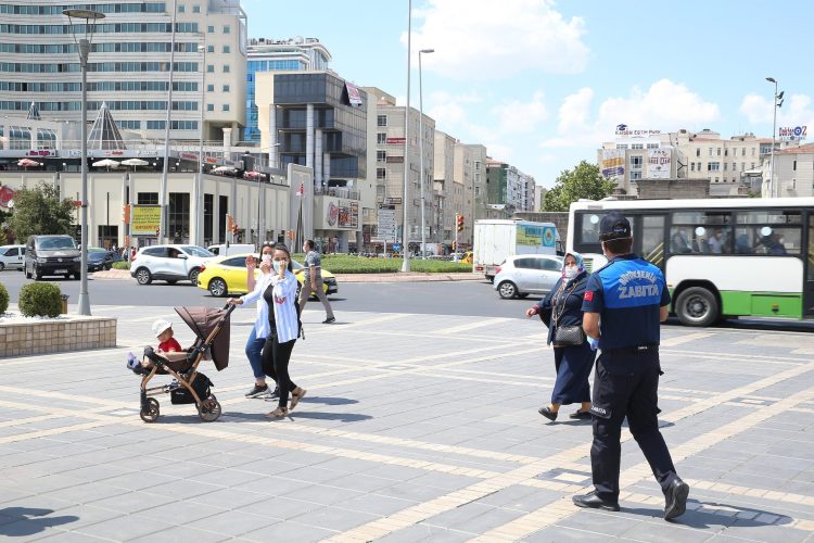 Büyükşehir belediyesi zabıta ekipleri denetimlerini sürdürüyor