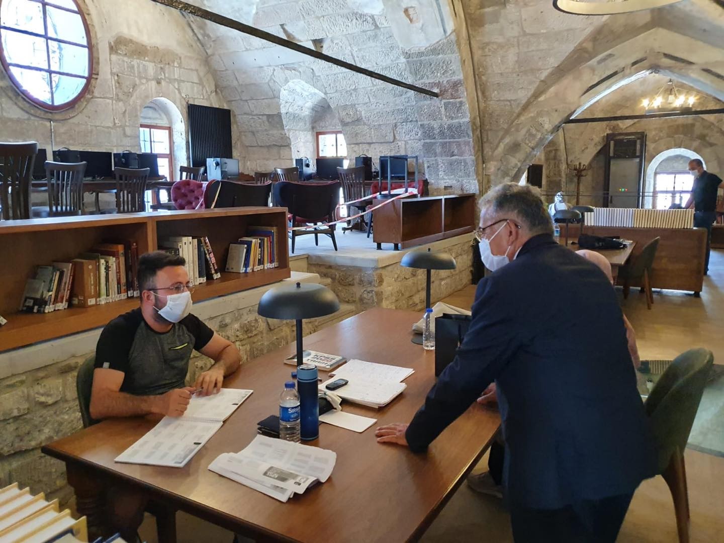 Başkan Büyükkılıç Şehir Kütüphanesi’ni gezdi