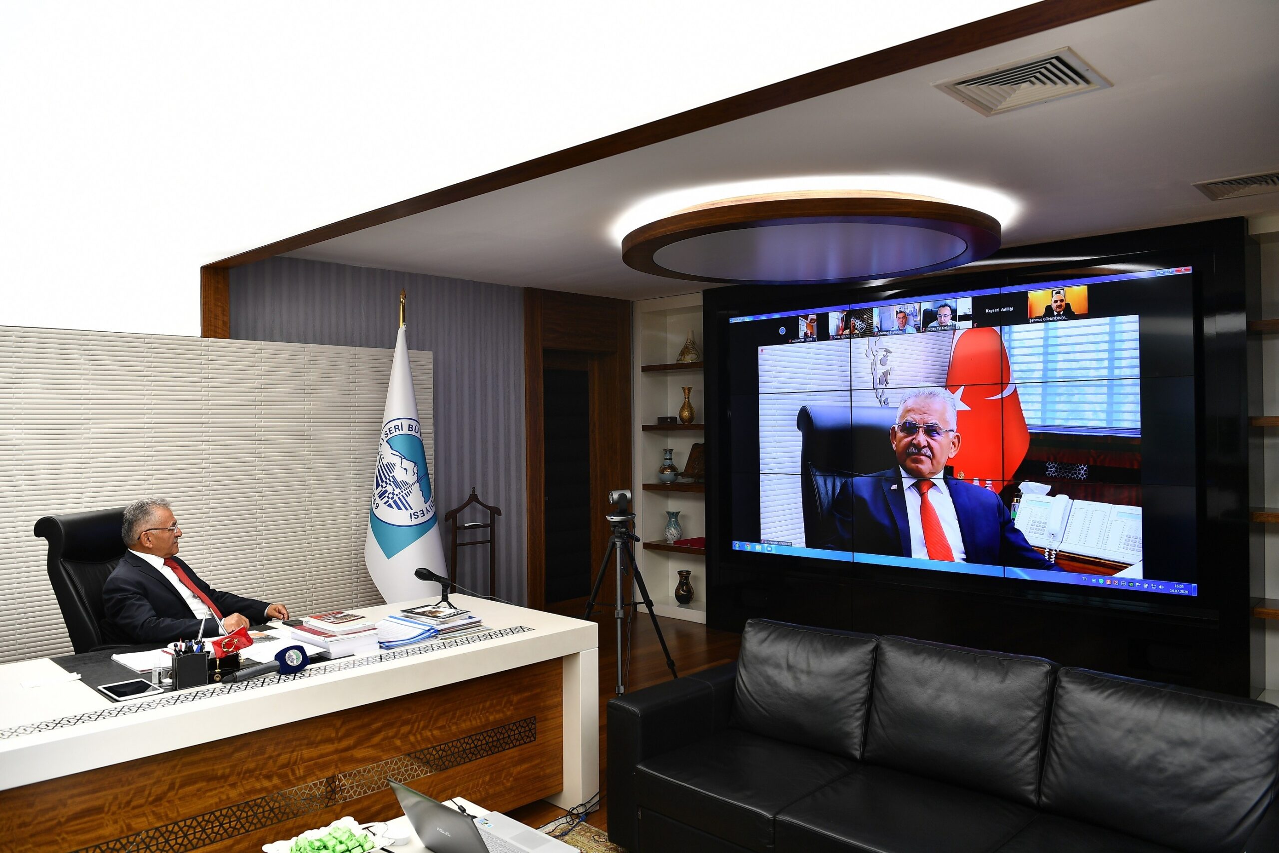 Başkan Büyükkılıç, pandemi kurulu toplantısına katıldı