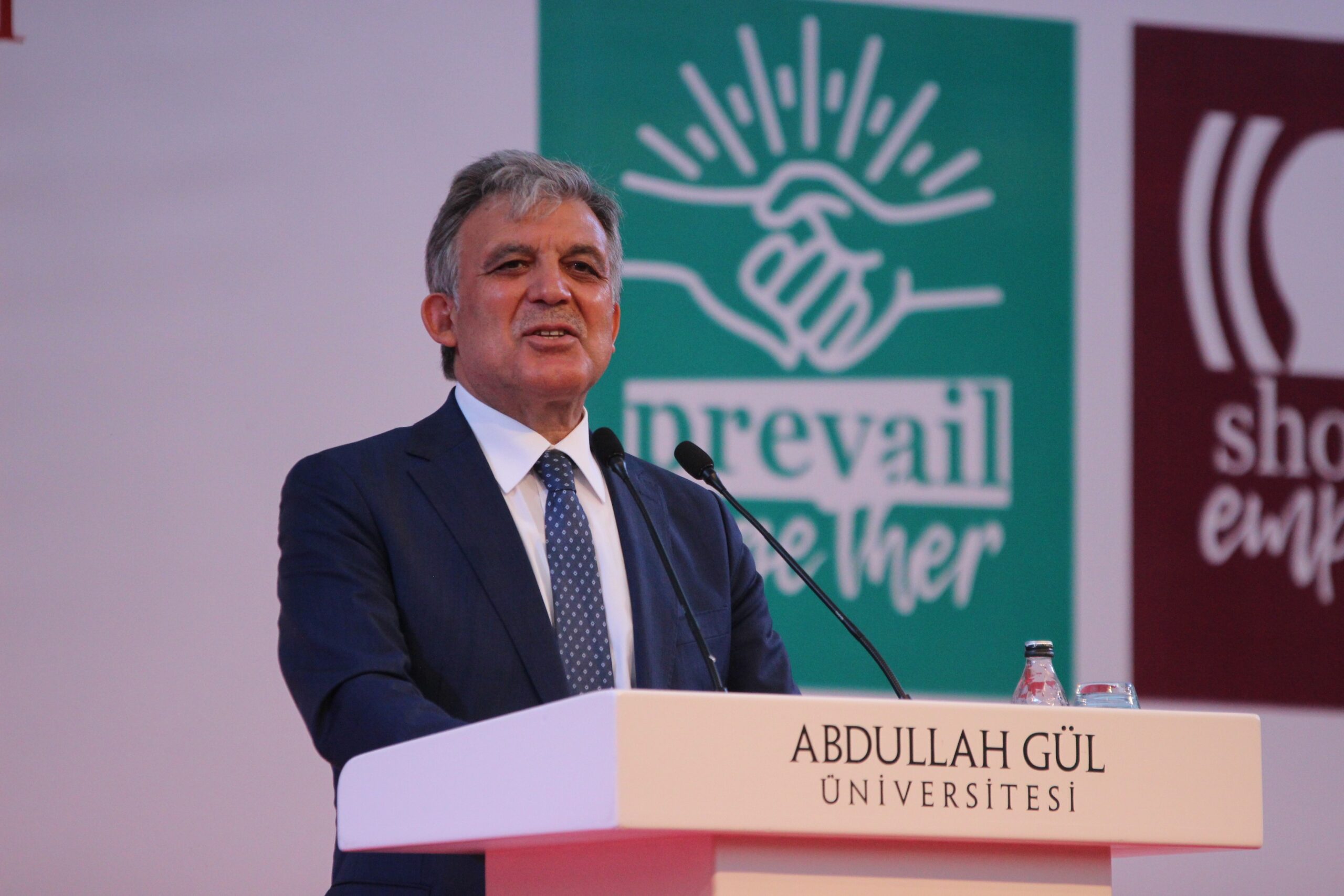 Abdullah Gül: “Pandemi dolayısıyla büyük istihdam meseleleri ortaya çıkacak”