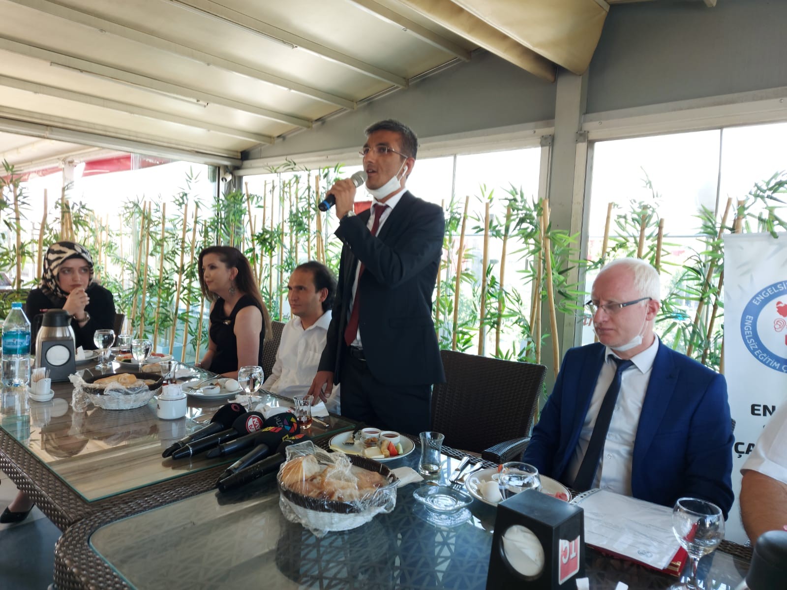 Engelsiz Eğitim Sendikası üyeleri kahvaltıda bir araya geldi