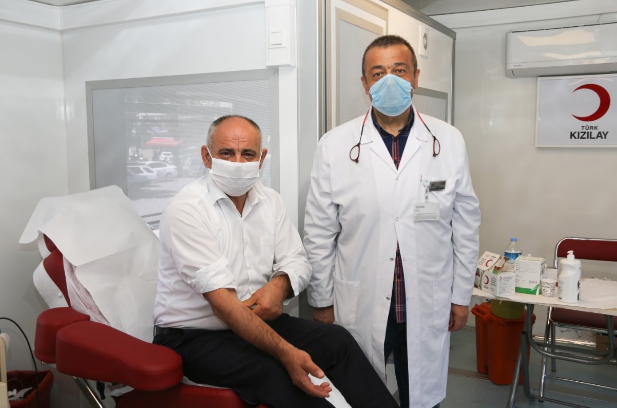 Bakan Öztürk’ten kan bağışı kampanyasına destek