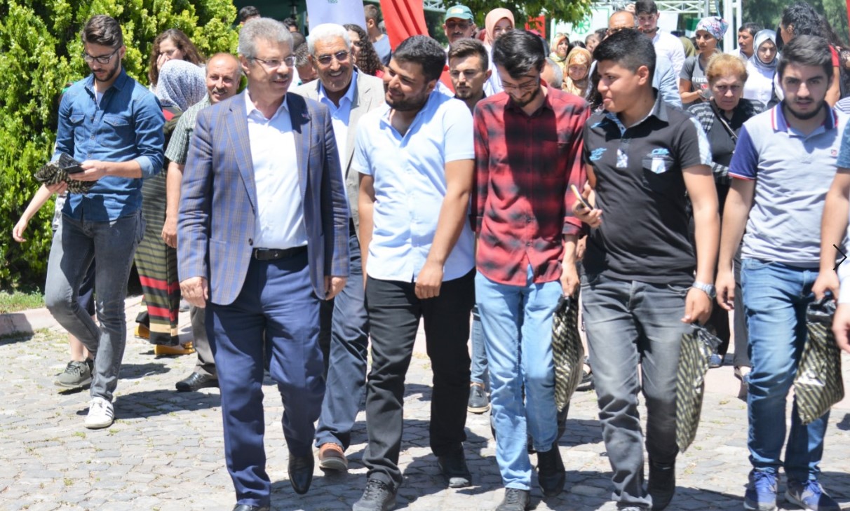 Kayseri Şeker’den 50 çocuğa ücretsiz eğitim desteği