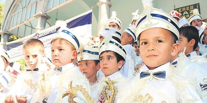 ANNE VE BABALARA “SÜNNET” UYARISI