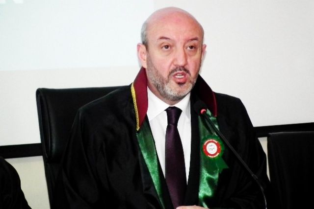 Konaç, “Tartışmalar, Baroların nerede duracağını bilememesinden kaynaklanıyor“