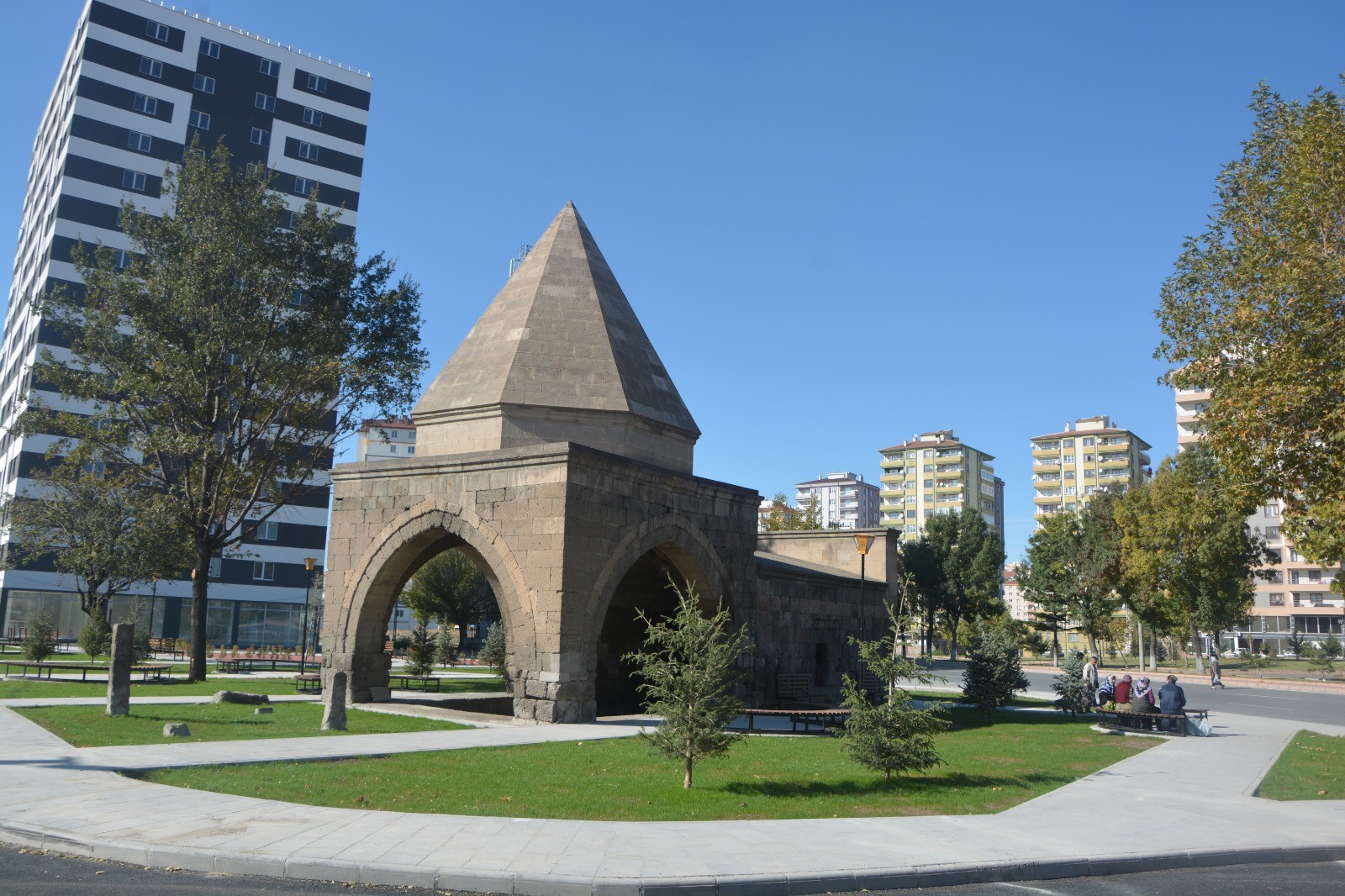 Melikgazi tarihe sahip çıkmaya devam ediyor