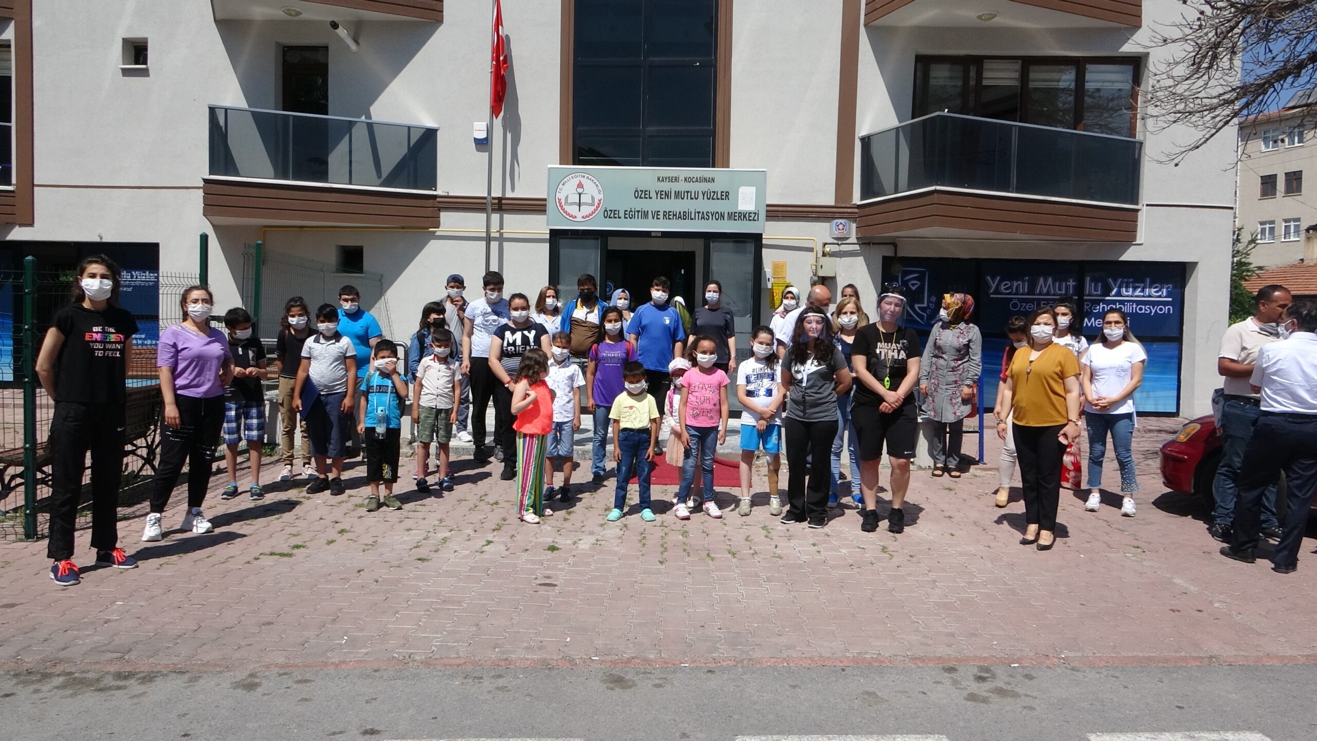 Engelliler ve ailelerinin yüzünü güldüren proje