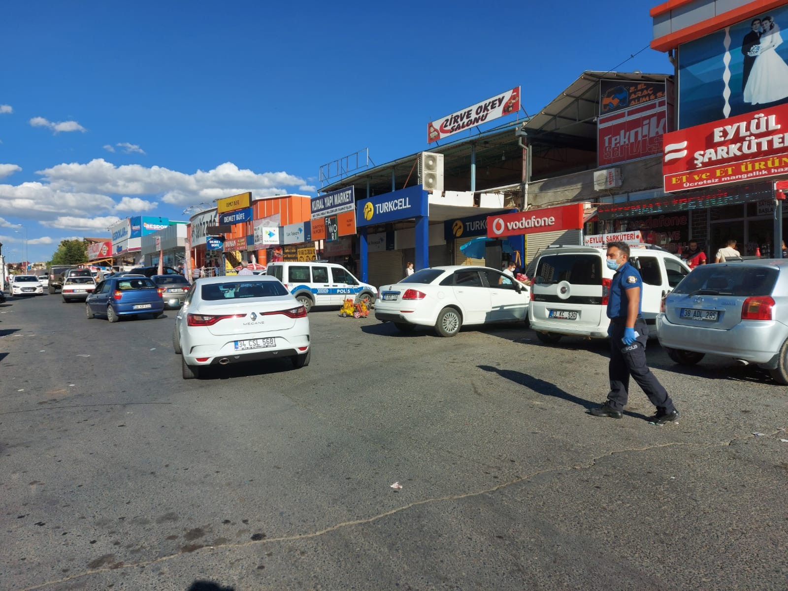 KAYSERİ’DE BIÇAKLI KAVGA: 1’İ AĞIR 3 YARALI