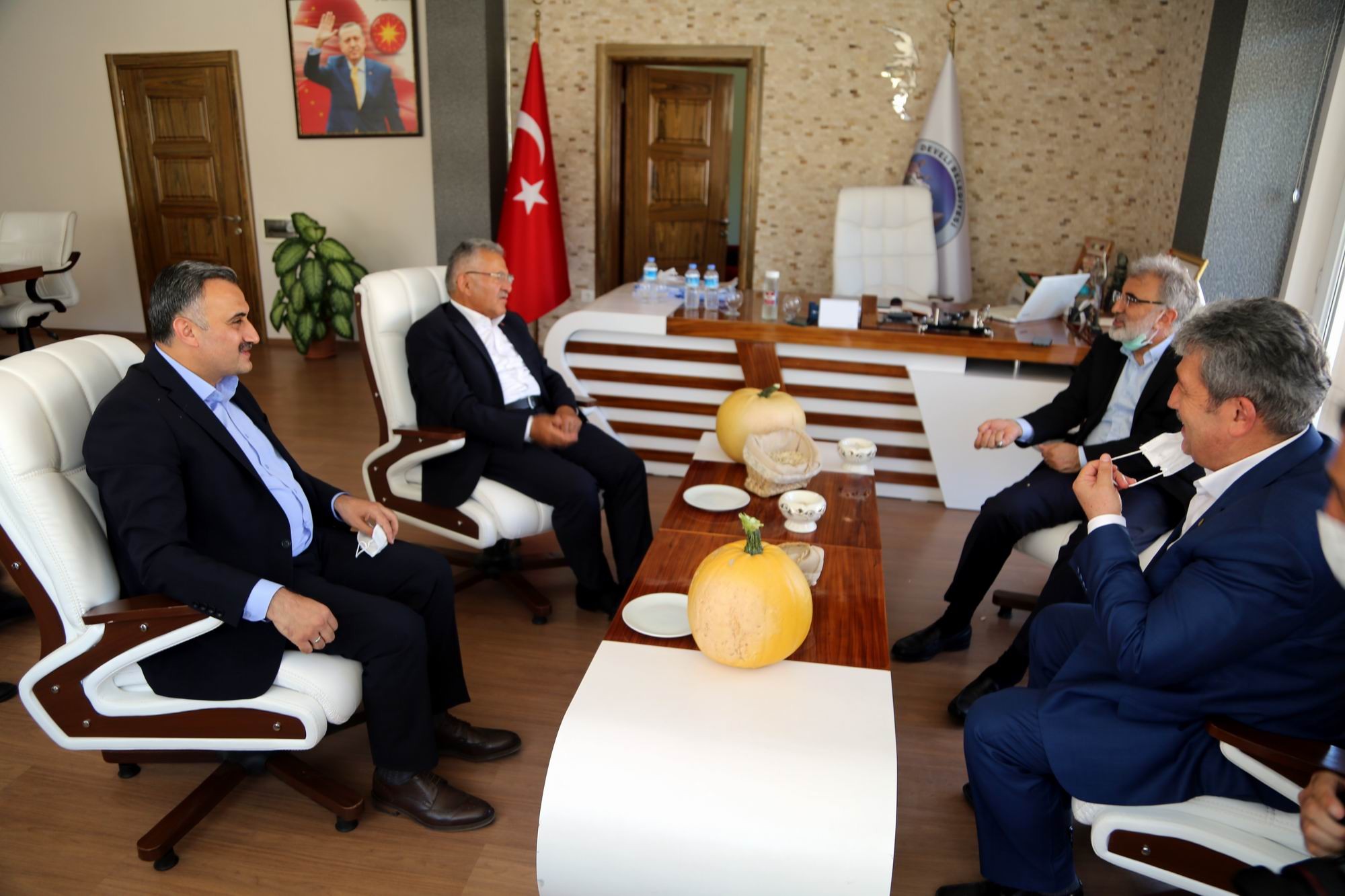 Başkan Büyükkılıç ve Milletvekili Yıldız’dan Develi Belediyesi’ne ziyaret