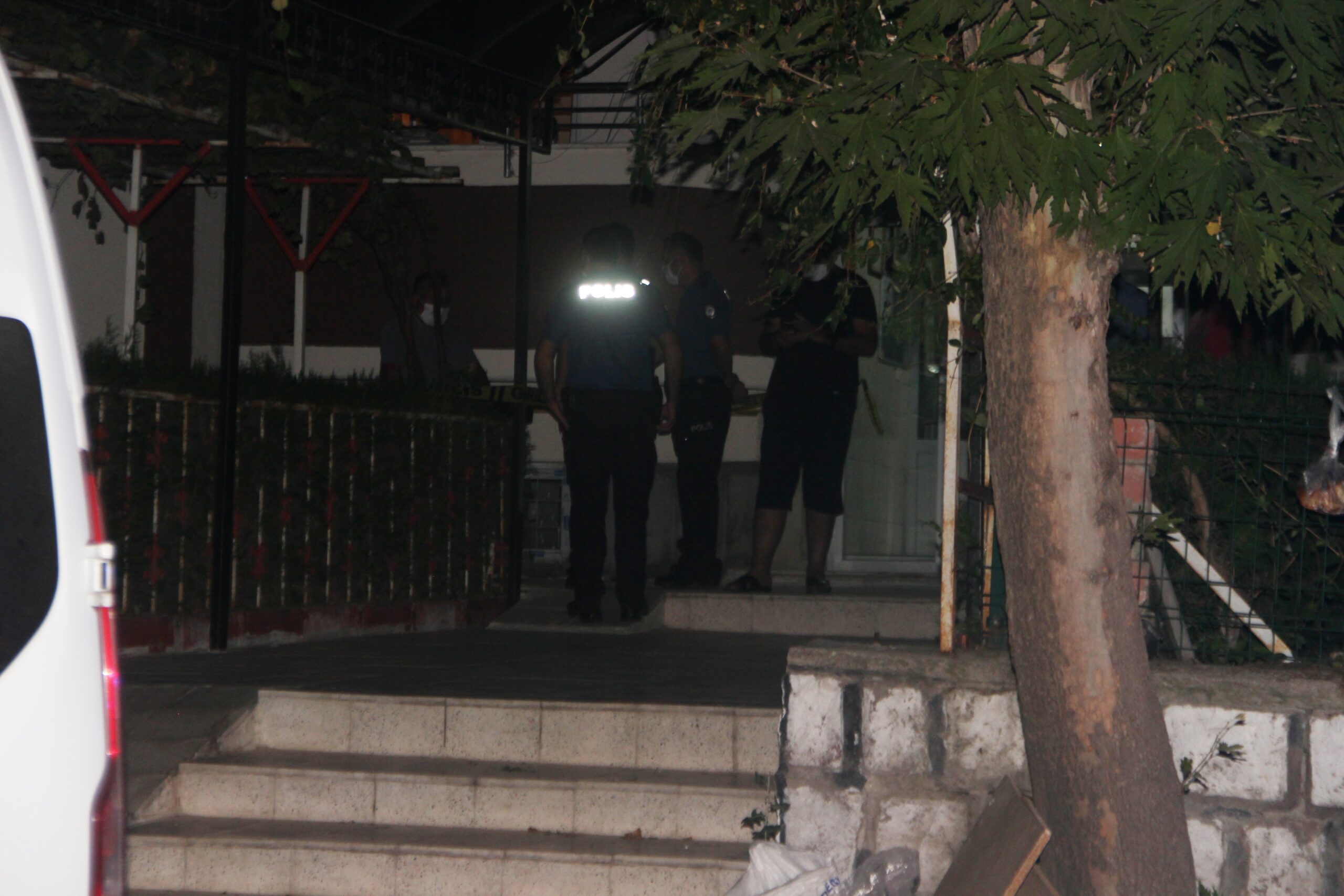 Balkondan düşen yaşlı şahıs hayatını kaybetti