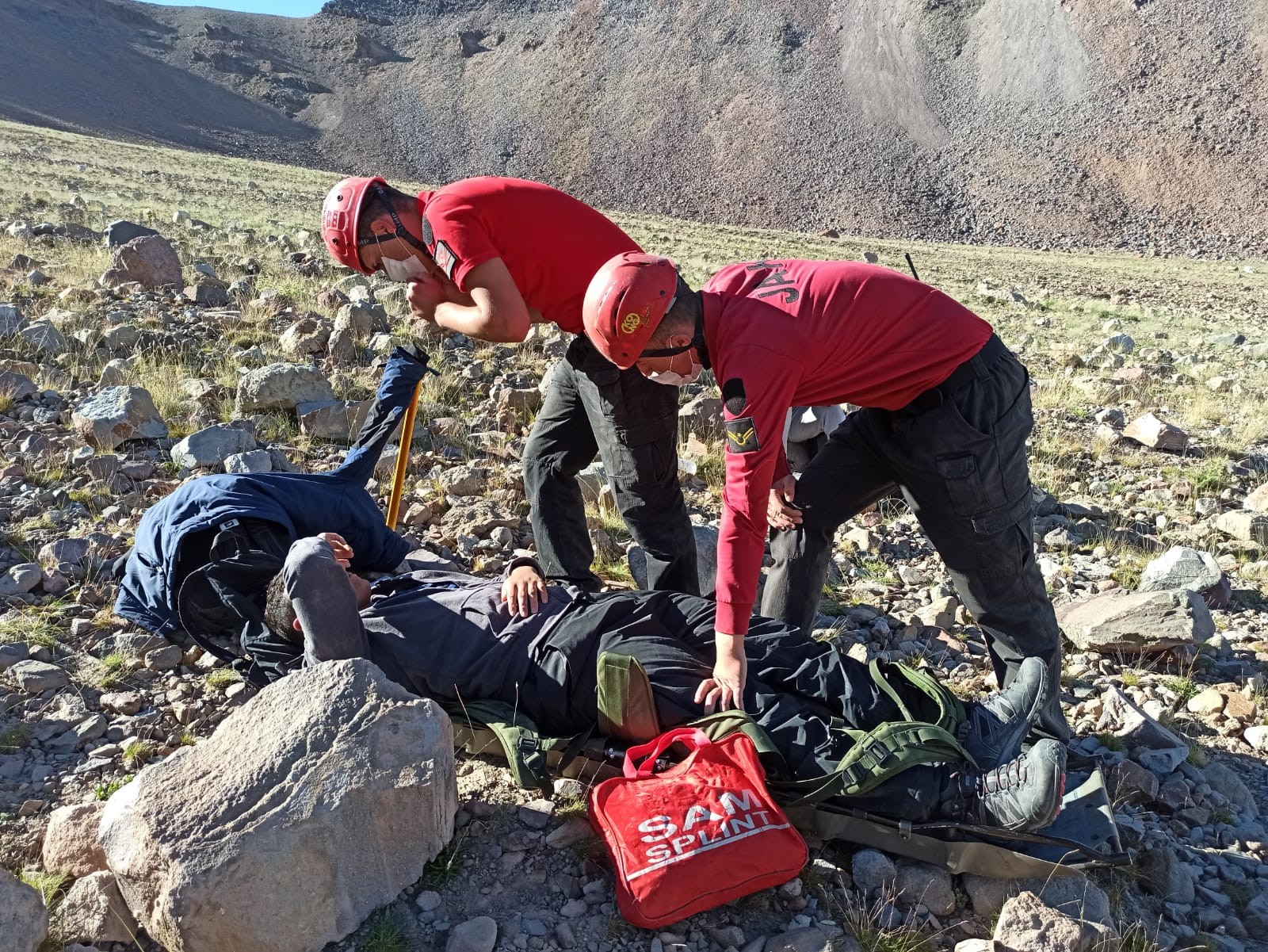 Erciyes’te rahatsızlanan dağcıyı JAK Timi kurtardı