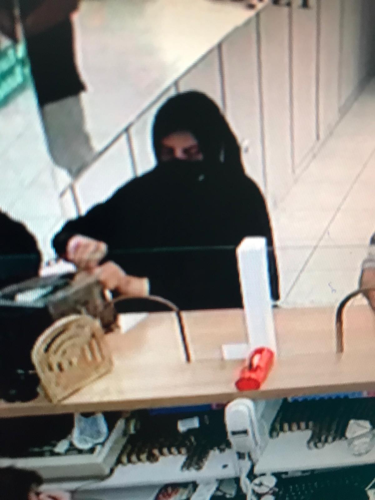 Döviz bozduran vatandaşa yanlışlıkla 22 bin 900 TL fazla para verdiler