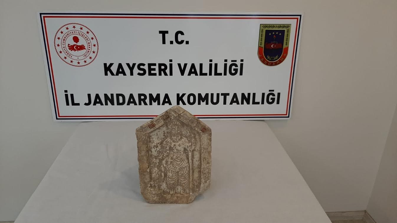 Jandarma kenevir eken ve tarihi eser kaçakçılığı yapan şahısları yakaladı