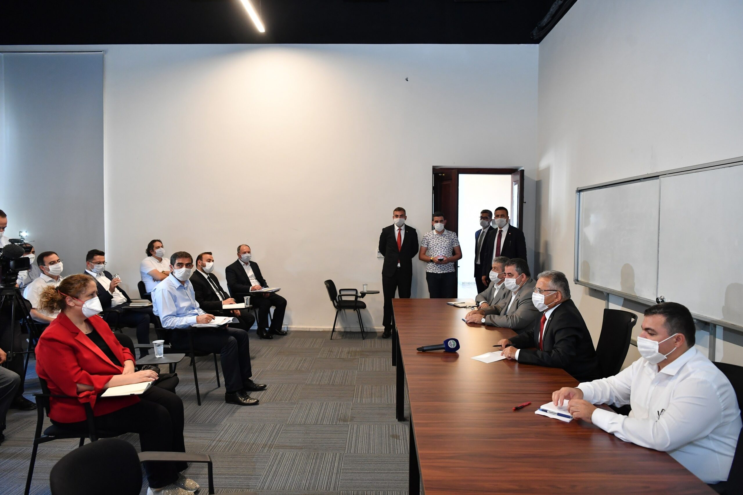 Başkan Büyükkılıç’tan 5 saatlik toplantı