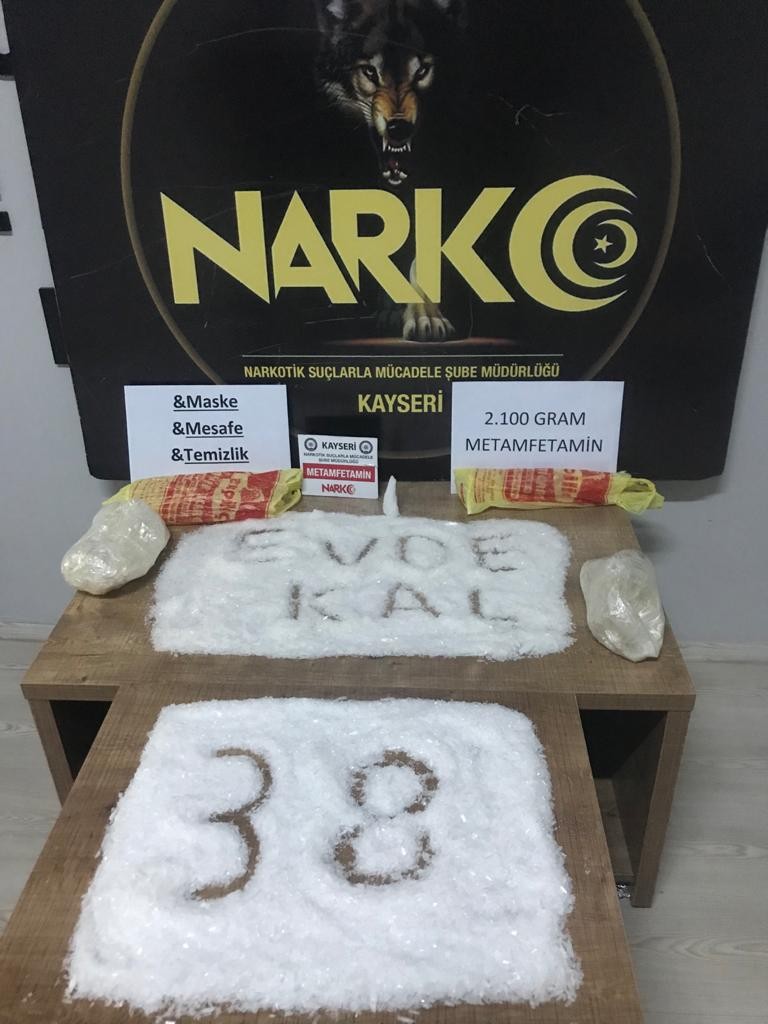 17 yaşındaki kurye 2 bin 100 gram uyuşturucu ile yakalandı