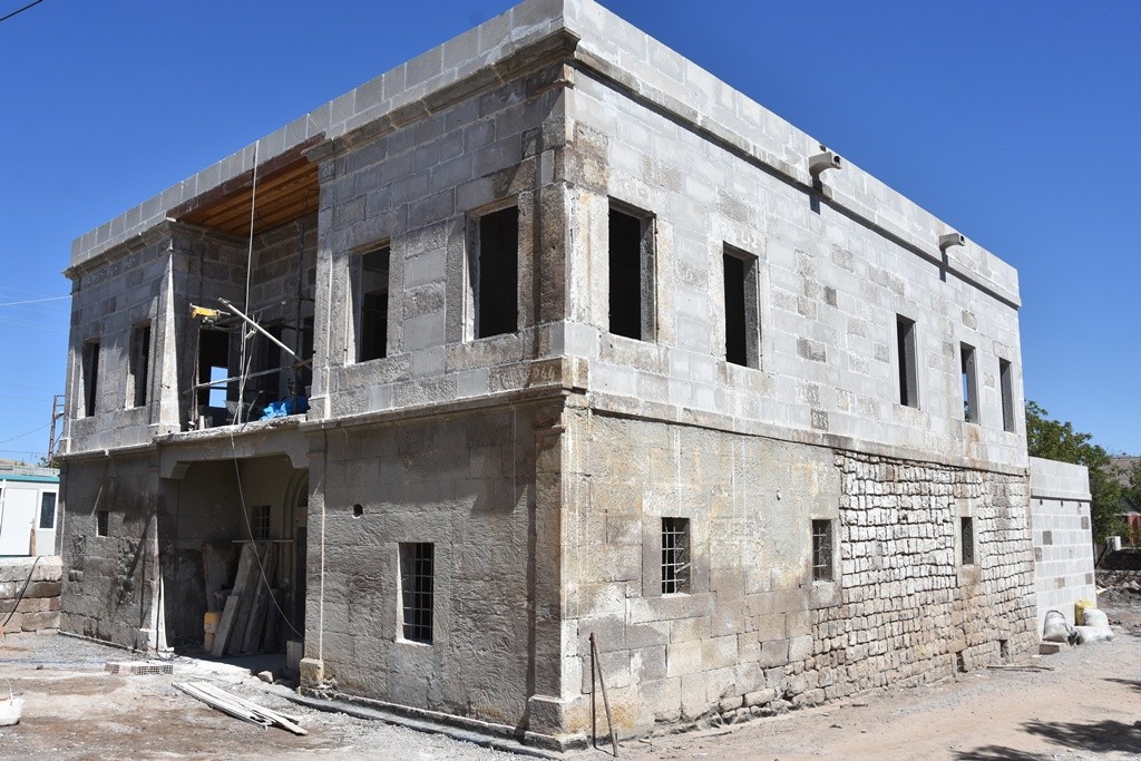 Jandarma konağını restore ediyor