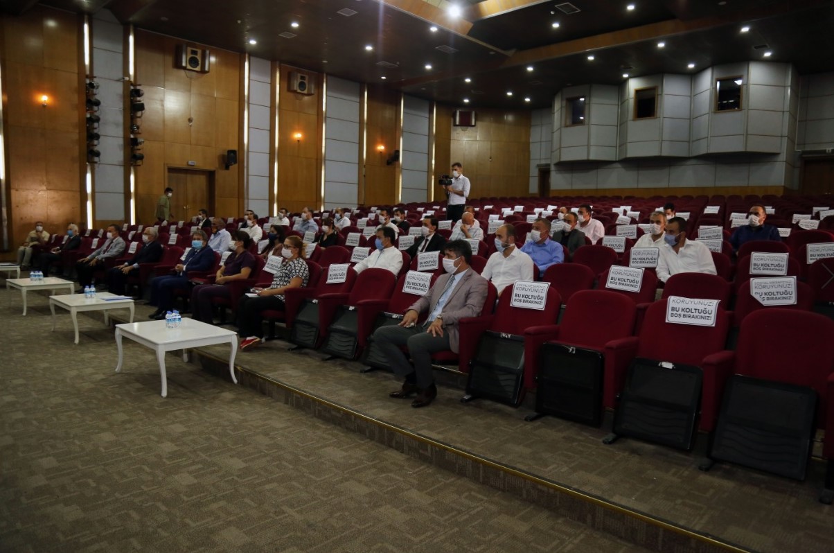 Vali Günaydın düğün salonu işletmecileri ile bir araya geldi