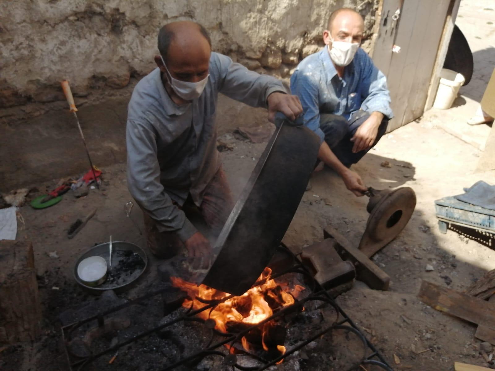 Baba mesleği kalaycılığı ayakta tutmaya çalışıyorlar