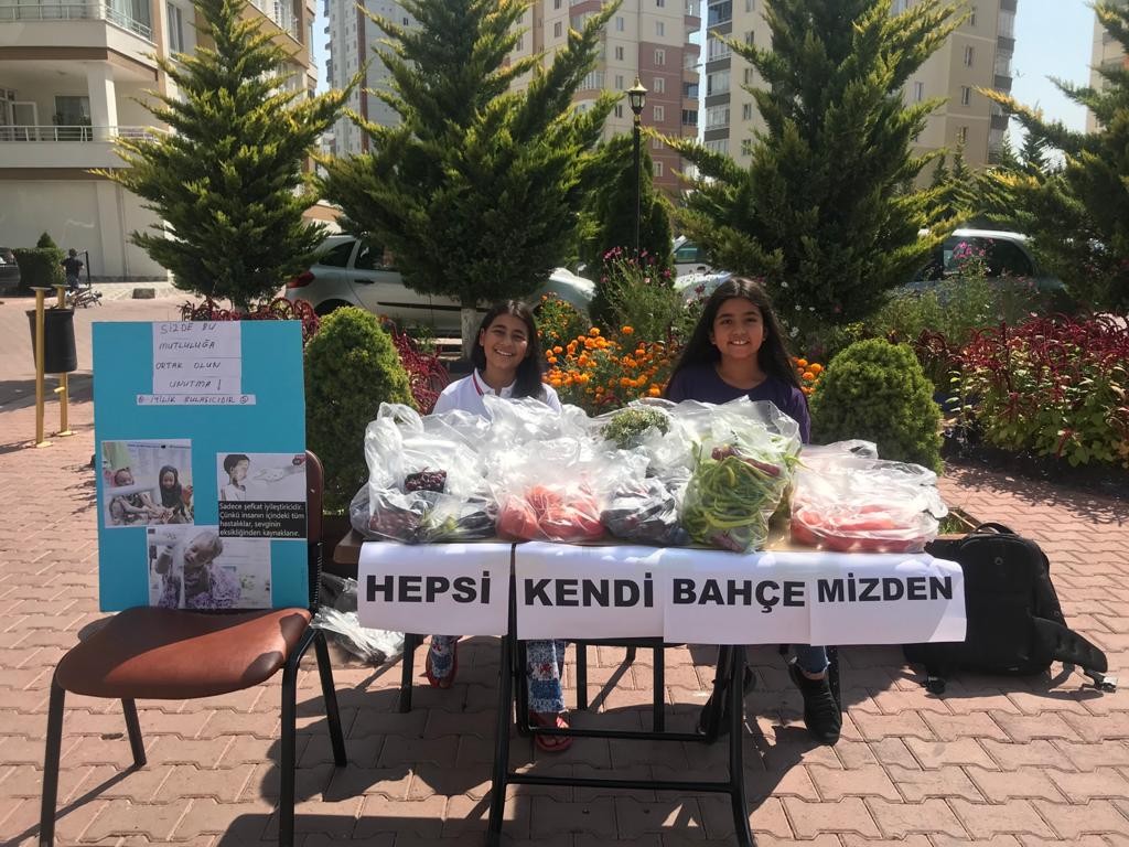 İzlediği belgeselden etkilendi, Afrika’ya su kuyusu açtırmak için kolları sıvadı