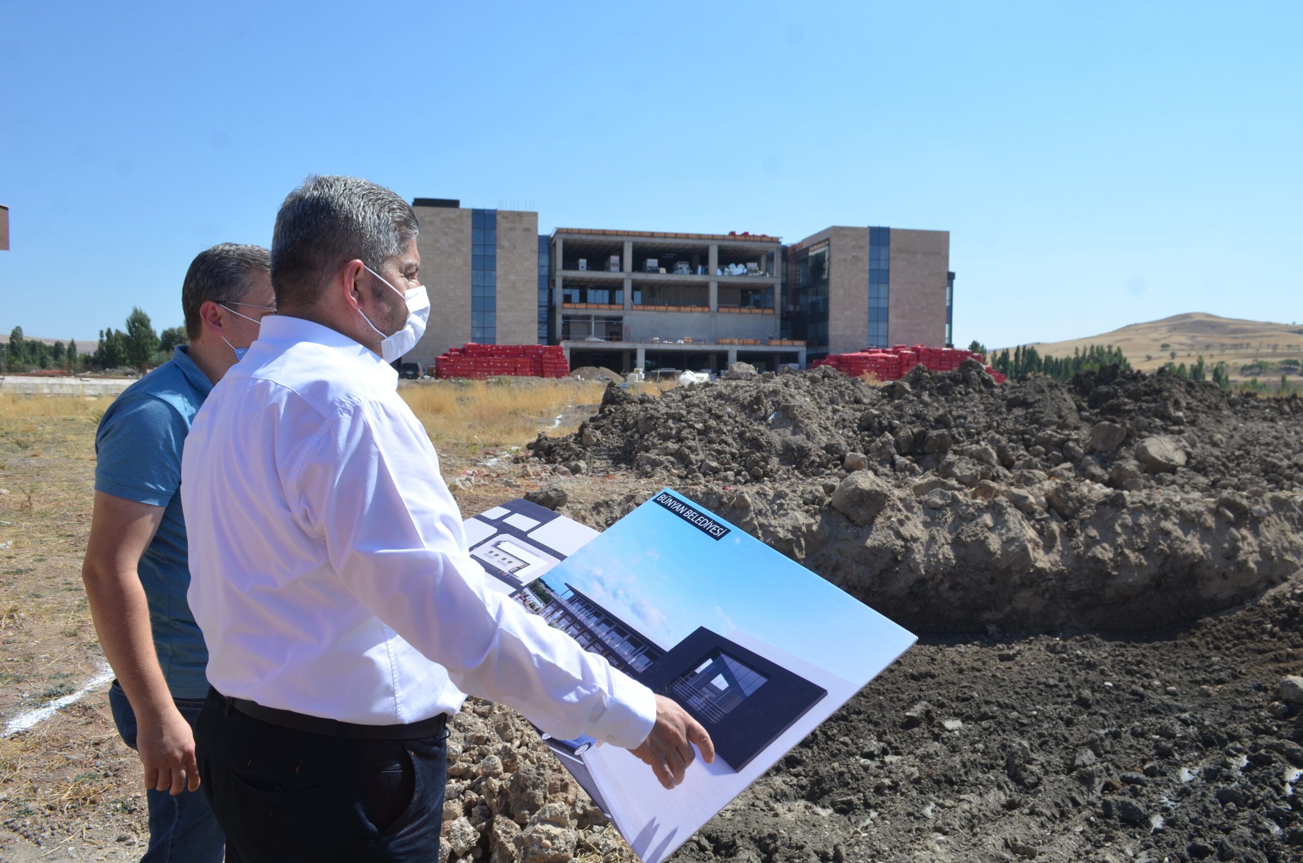 Bünyan Belediyesi 22 dükkanlı ticaret merkezi yapıyor