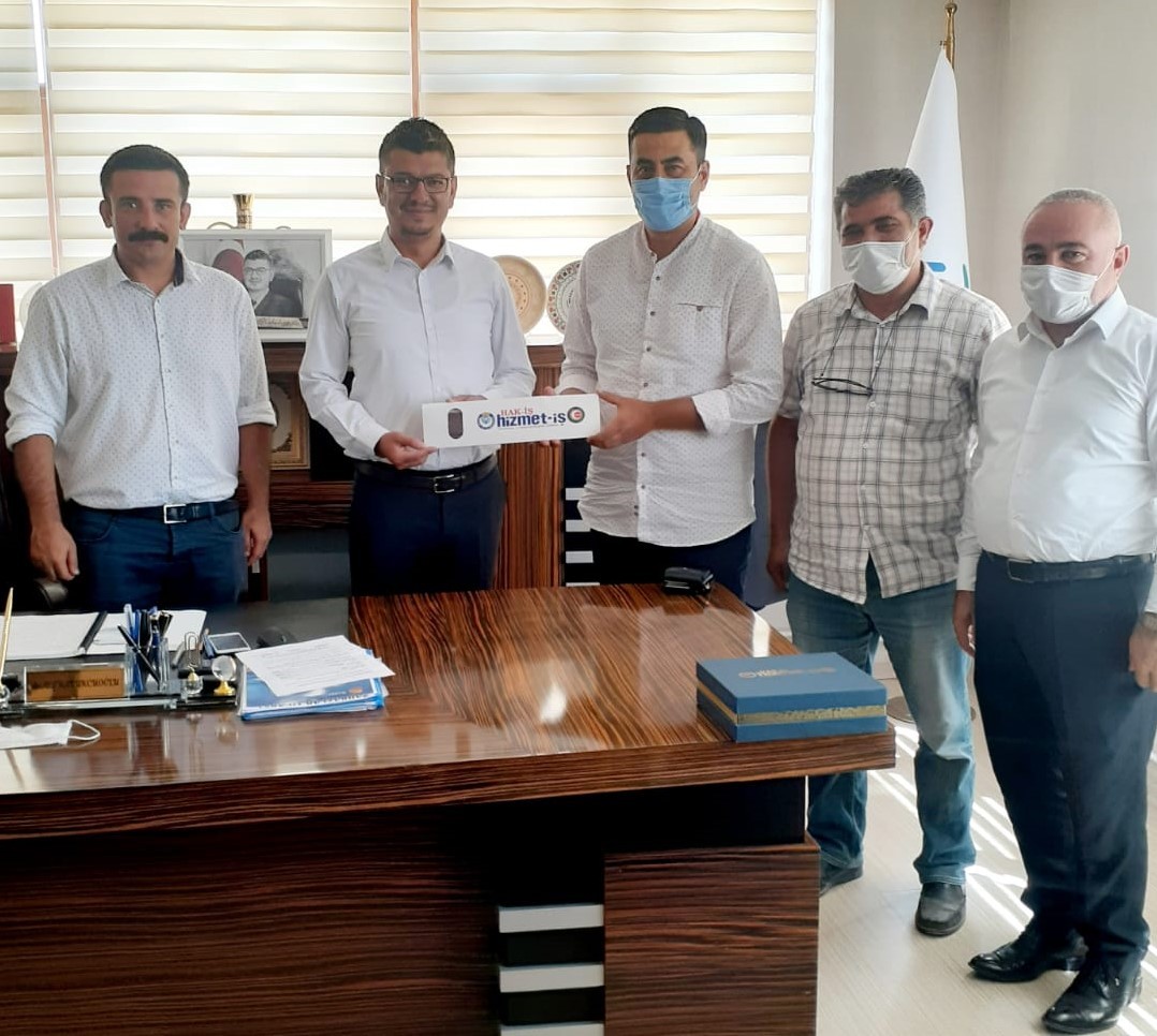 Kozaklı Belediyesi’nde şirkete geçen işçilere 52 günlük ikramiye