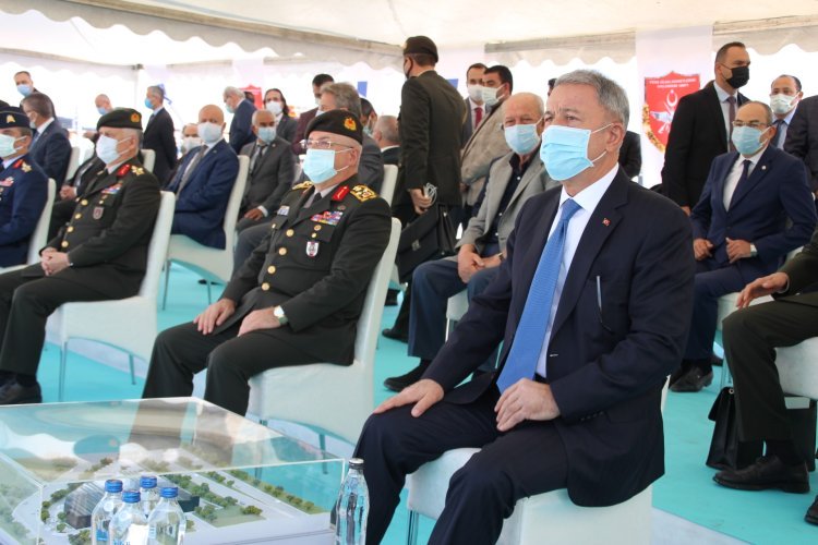 Bakan Akar: “Azerbaycanlı kardeşlerimizin öz topraklarını istemesi için mücadele etmesi suç mu?”
