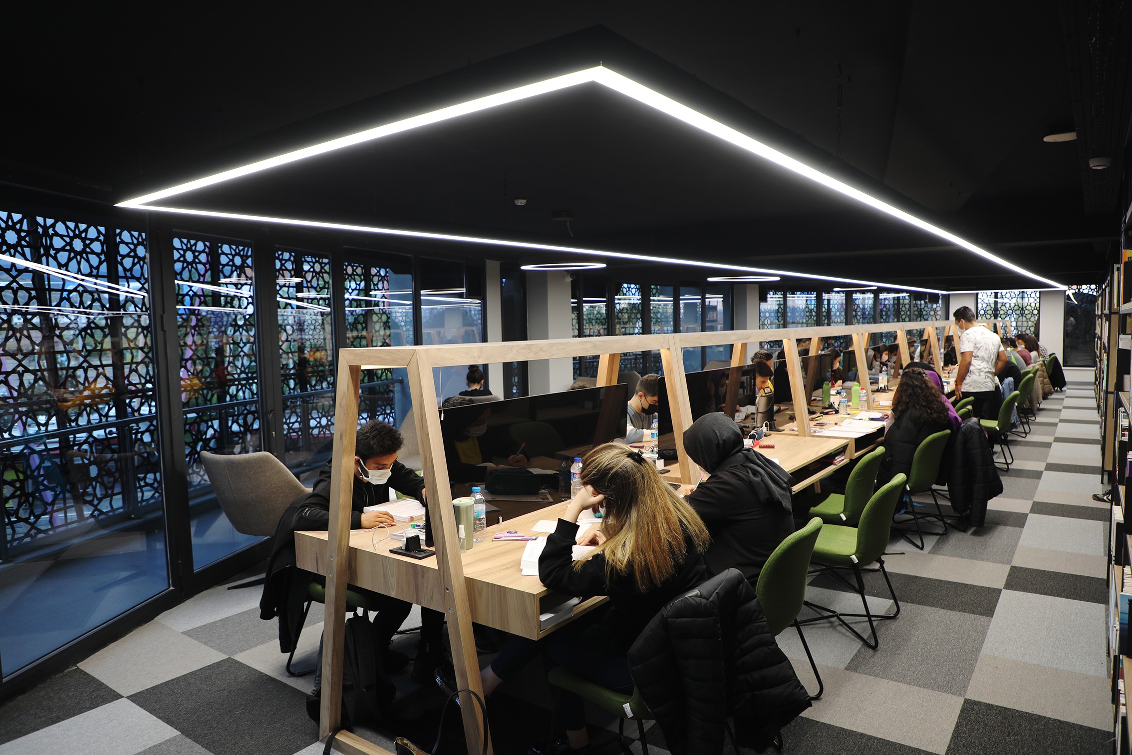 7/24 Kütüphane’ye ilgi büyük